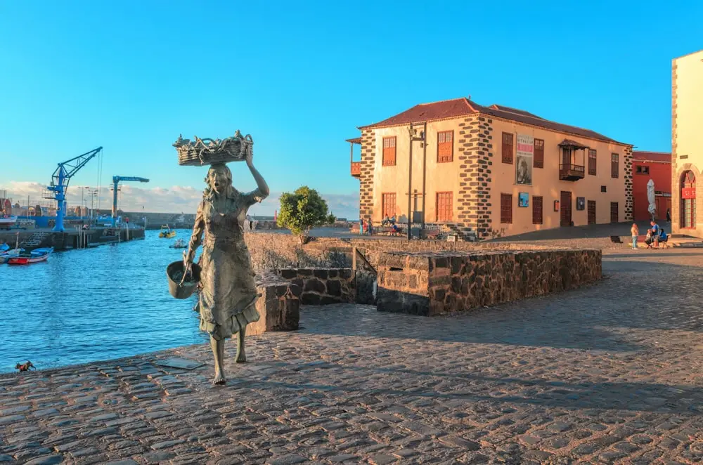Homenaje a la gangochera (pescadora)